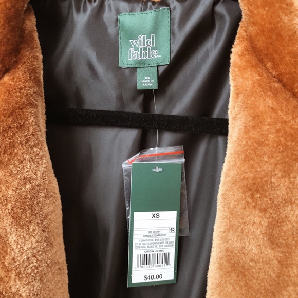 *SOLD* NWT Wild fable faux fur jacket - Picture 4 of 7